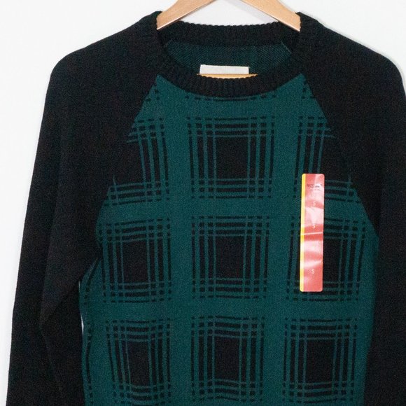 ✨3/$25✨NWT Mossimo Supply Co. Black/Green Sweater - S - Picture 2 of 5
